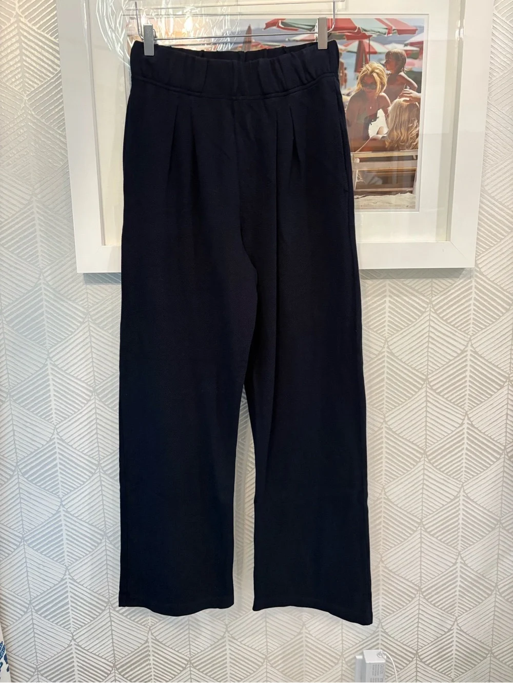 Women's Black Wide-Leg Pull-On Joggers